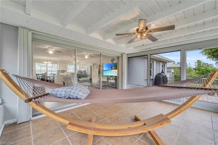 5221  York  CT, CAPE CORAL, FL 33904