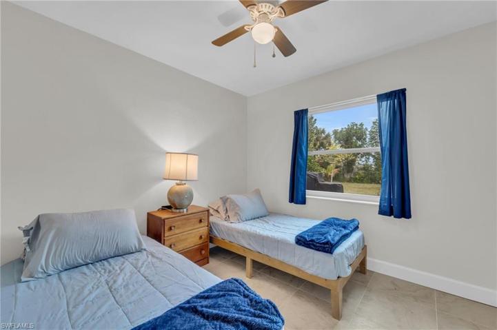 5221  York  CT, CAPE CORAL, FL 33904