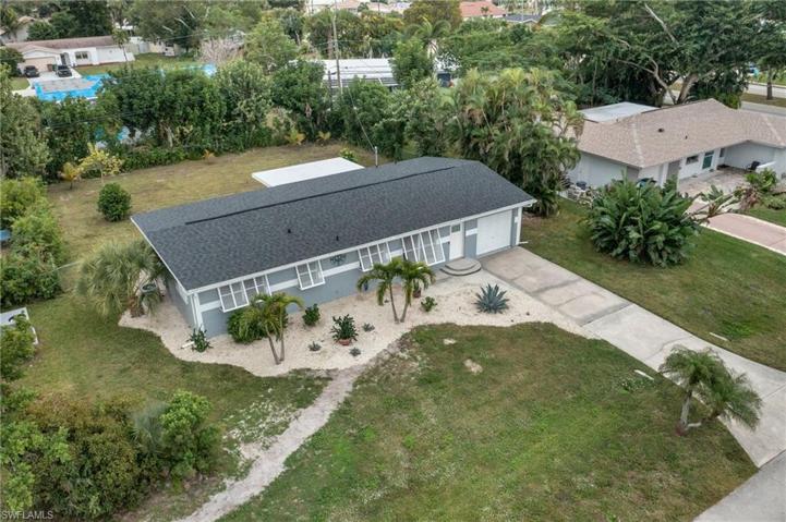 5221  York  CT, CAPE CORAL, FL 33904