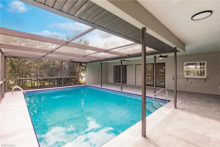 24801 Paradise RD, BONITA SPRINGS FL 34135