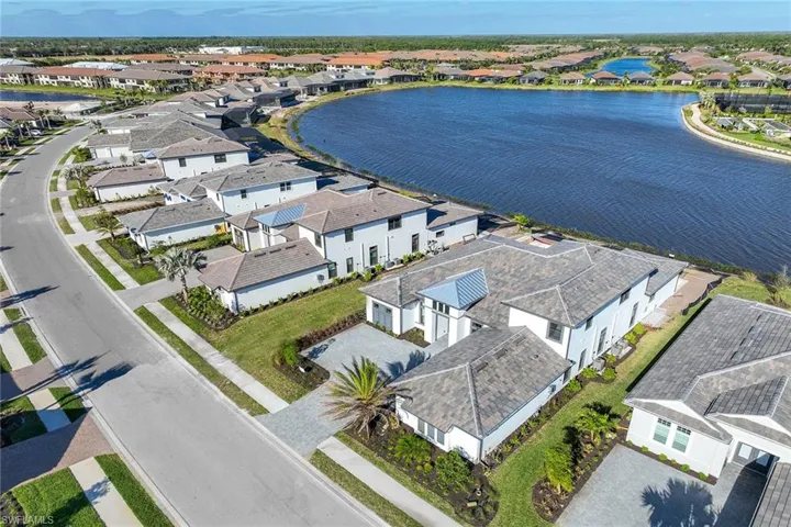 15386  Turin  DR, Naples, FL 34114