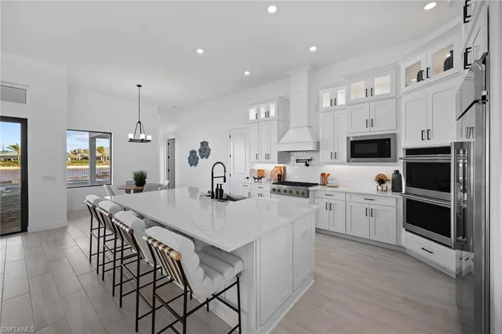 15386  Turin  DR, Naples, FL 34114