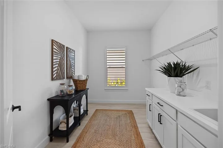 15386  Turin  DR, Naples, FL 34114