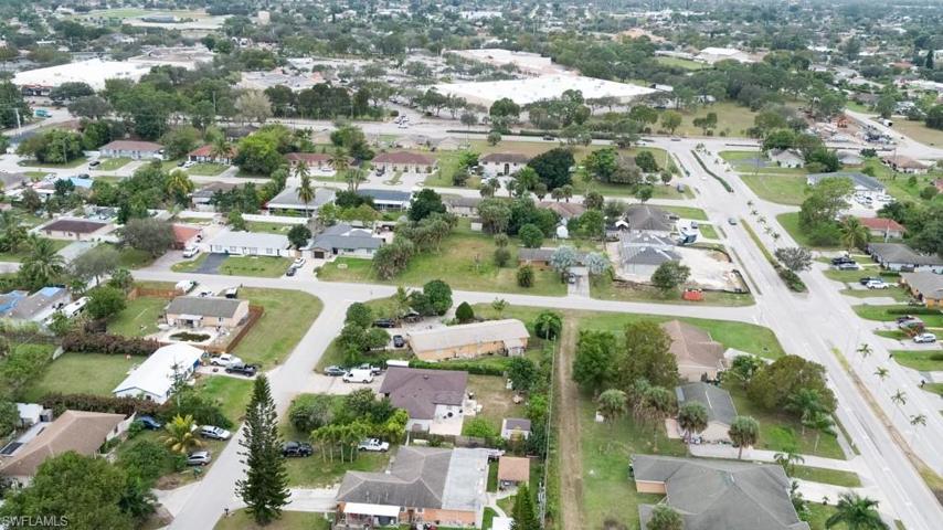 Looking south towards Winn Dixie and shopping plazas