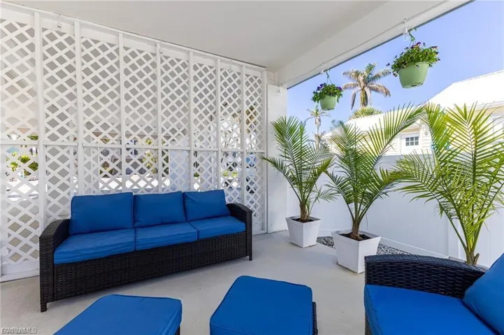 View of patio / terrace with an outdoor living space