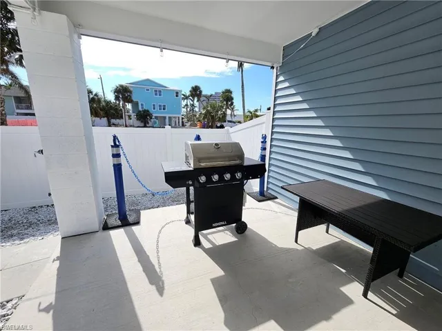 View of patio / terrace with area for grilling