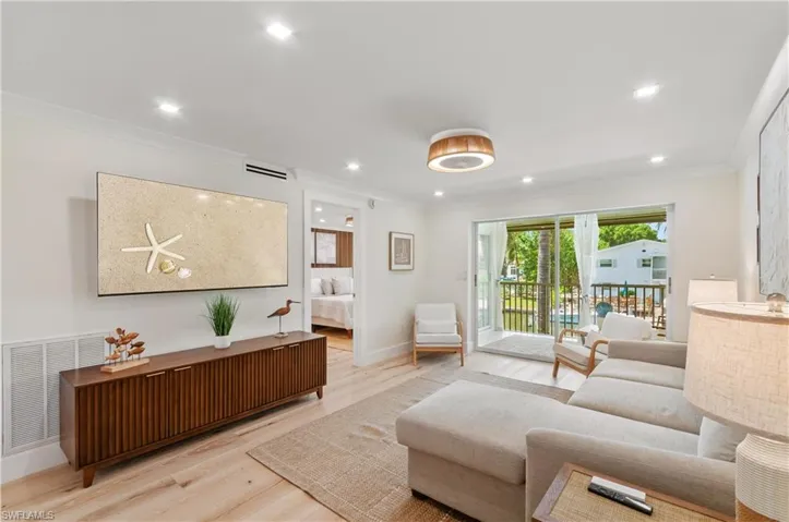 1686 Blue Point Ave B9, Naples, Florida 34102