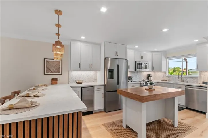1686 Blue Point Ave B9, Naples, Florida 34102