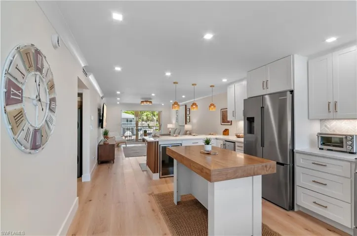 1686 Blue Point Ave B9, Naples, Florida 34102