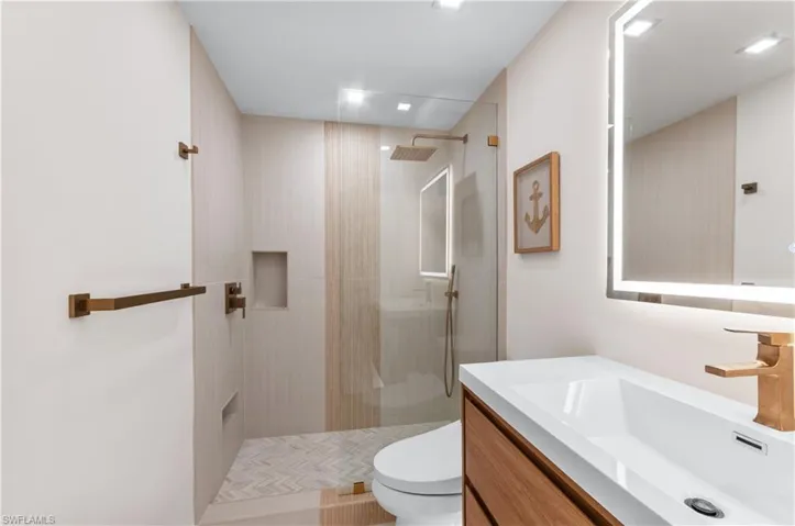 1686 Blue Point Ave B9, Naples, Florida 34102