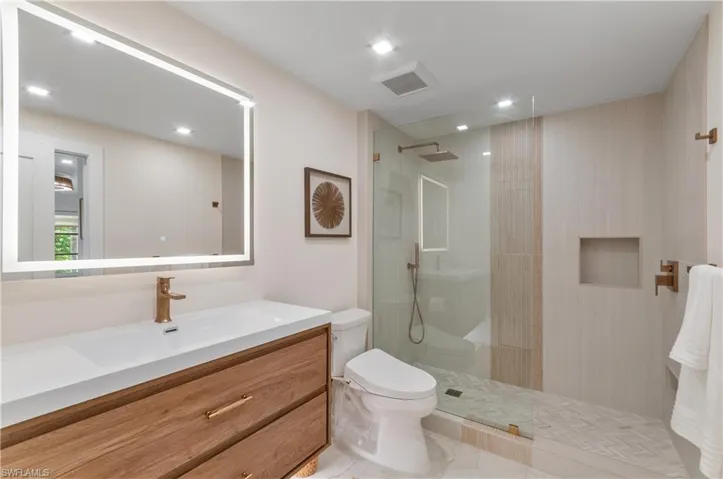 1686 Blue Point Ave B9, Naples, Florida 34102