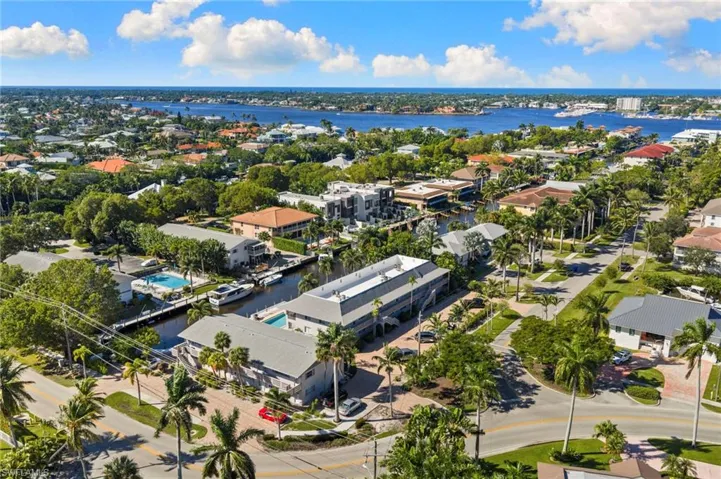1686 Blue Point Ave B9, Naples, Florida 34102