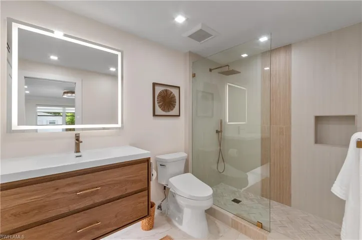 1686 Blue Point Ave B9, Naples, Florida 34102