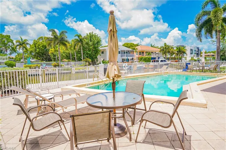 1686 Blue Point Ave B9, Naples, Florida 34102
