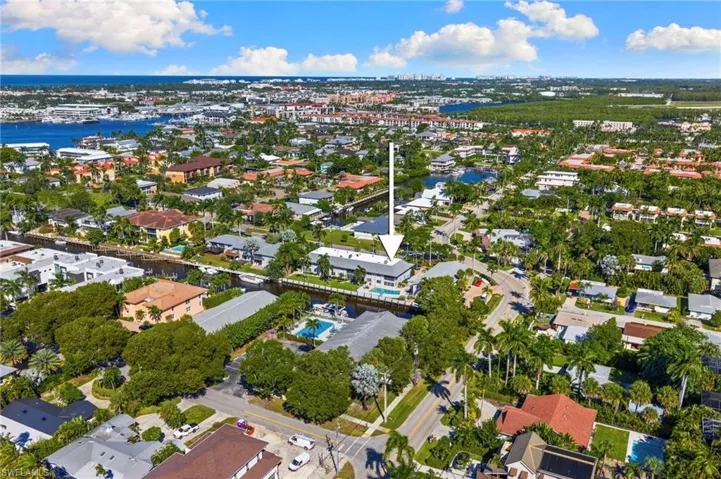 1686 Blue Point Ave B9, Naples, Florida 34102