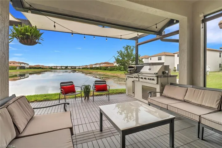8858  Madrid  CIR, Naples, FL 34104