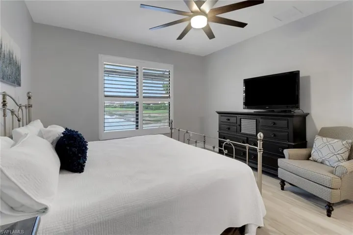 8858  Madrid  CIR, Naples, FL 34104