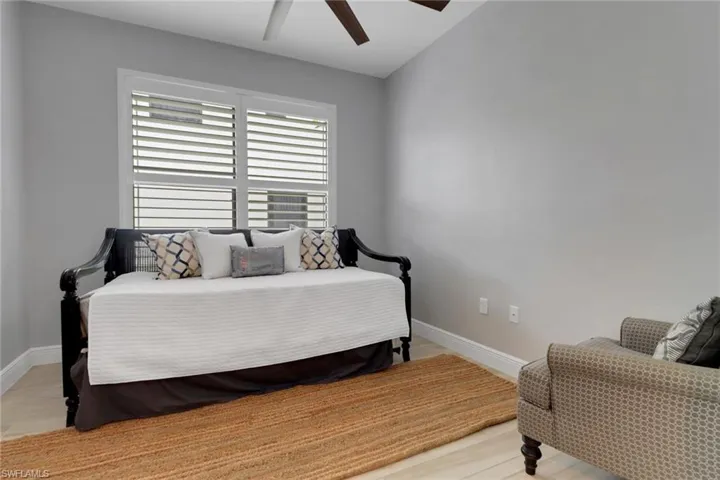 8858  Madrid  CIR, Naples, FL 34104