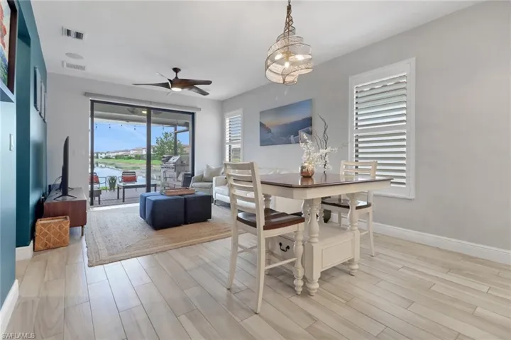 8858  Madrid  CIR, Naples, FL 34104