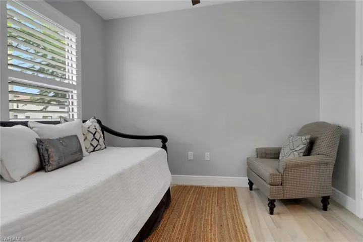 8858  Madrid  CIR, Naples, FL 34104