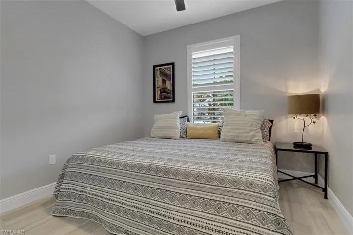 8858  Madrid  CIR, Naples, FL 34104