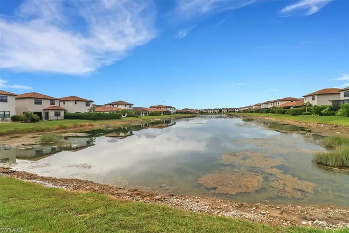 8858  Madrid  CIR, Naples, FL 34104
