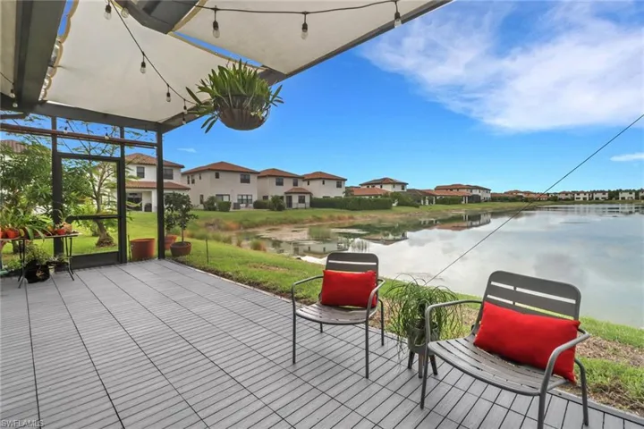 8858  Madrid  CIR, Naples, FL 34104