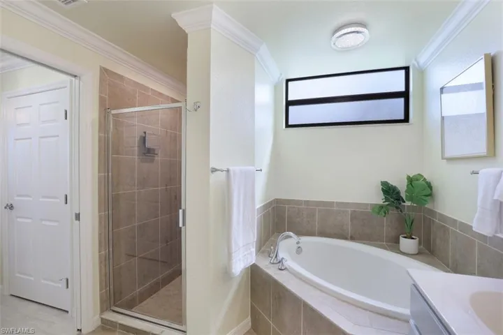 9533  Avellino  WAY, Naples, FL 34113