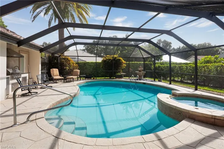 196 Monterey Dr, Naples, Florida 34119