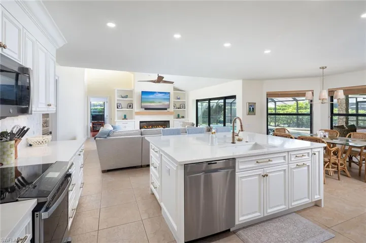 196 Monterey Dr, Naples, Florida 34119