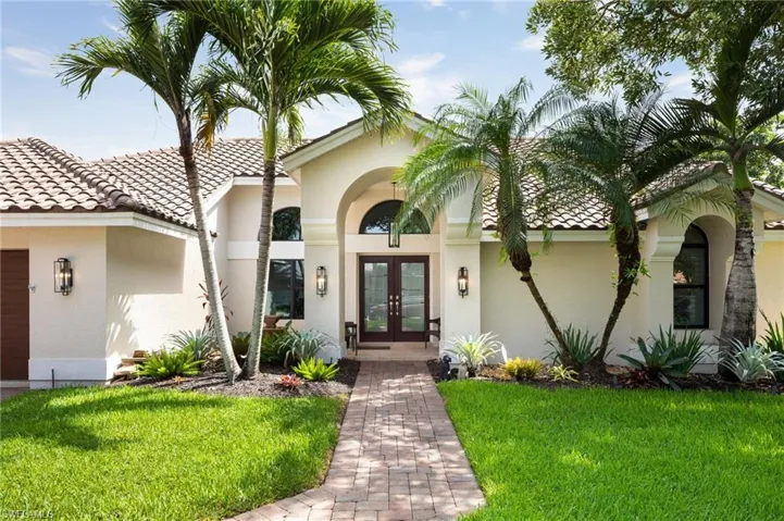 196 Monterey Dr, Naples, Florida 34119