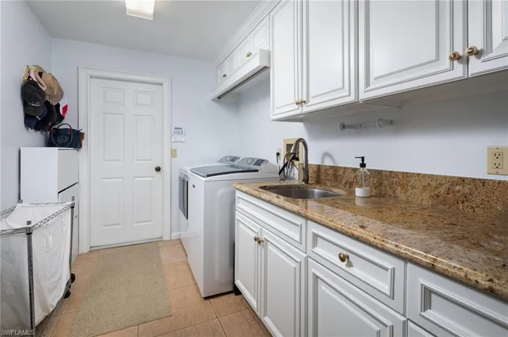 196 Monterey Dr, Naples, Florida 34119