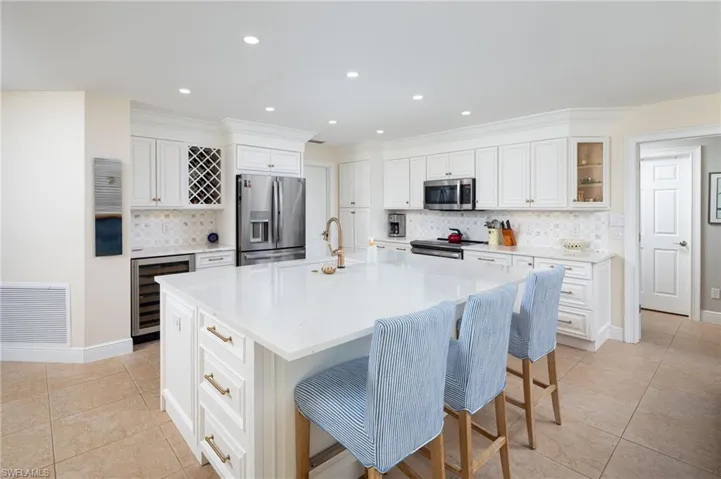 196 Monterey Dr, Naples, Florida 34119
