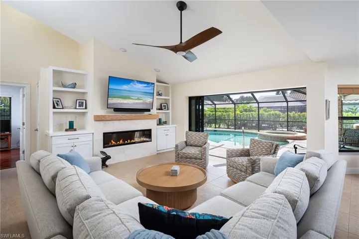 196 Monterey Dr, Naples, Florida 34119