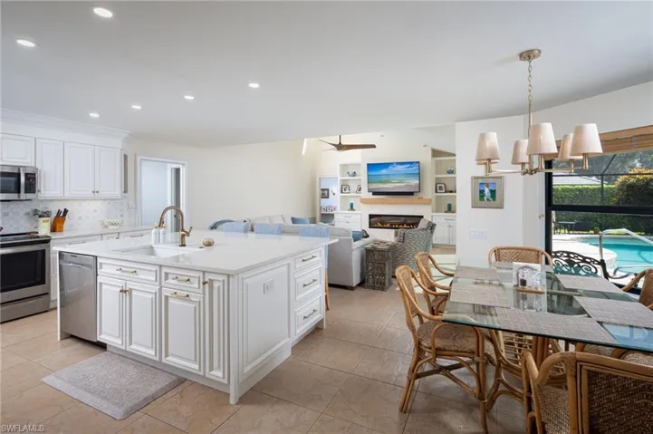 196 Monterey Dr, Naples, Florida 34119