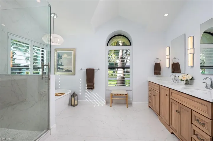 196 Monterey Dr, Naples, Florida 34119