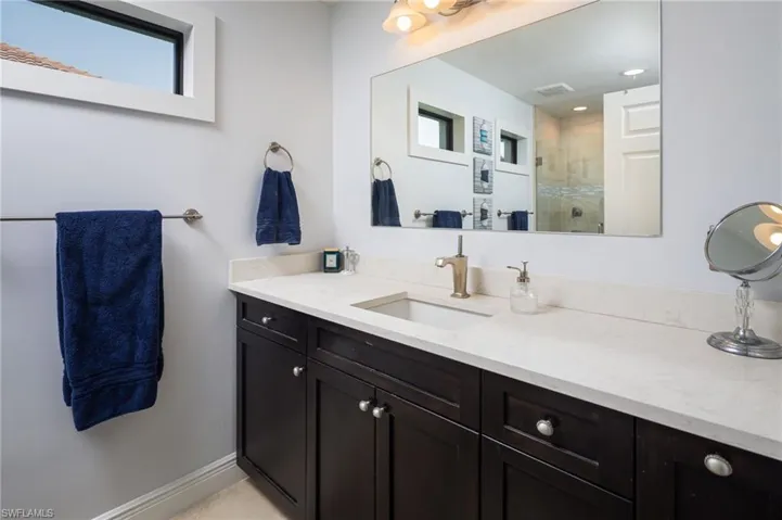 196 Monterey Dr, Naples, Florida 34119