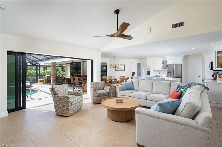 196 Monterey Dr, Naples, Florida 34119