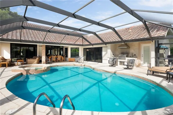 196 Monterey Dr, Naples, Florida 34119
