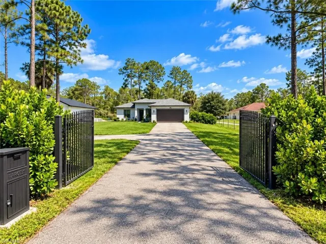 2065 18th Ave Ne, Naples, Florida 34120