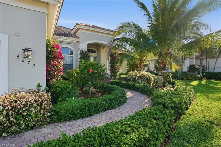 5672 Whispering Willow Way, Fort Myers, Florida 33908