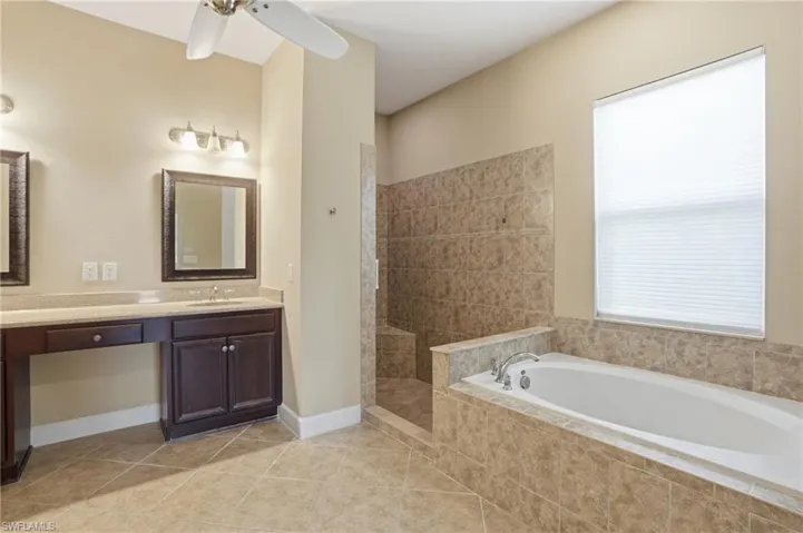 5672 Whispering Willow Way, Fort Myers, Florida 33908