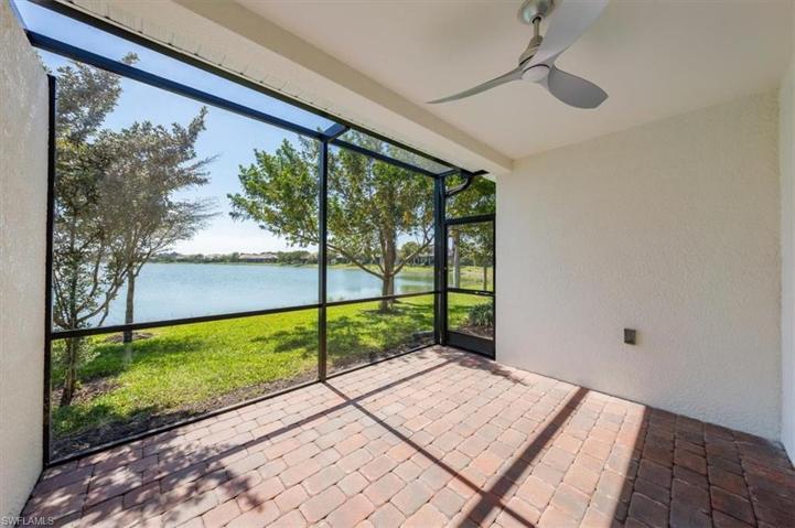 14598  Edgewater  CIR, Naples, FL 34114