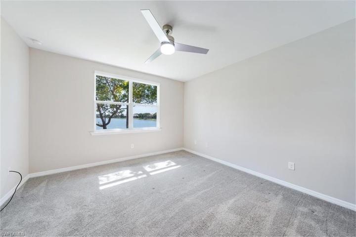 14598  Edgewater  CIR, Naples, FL 34114