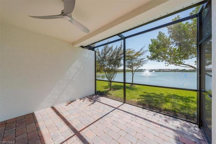 14598  Edgewater  CIR, Naples, FL 34114
