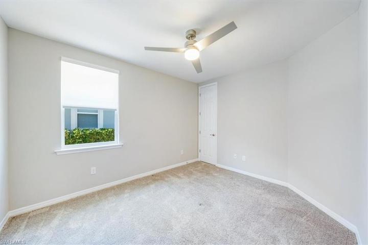 14598  Edgewater  CIR, Naples, FL 34114