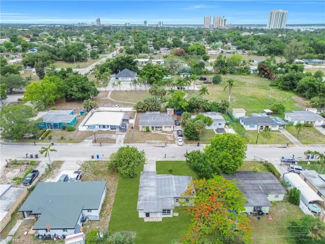 View of the neighborhood