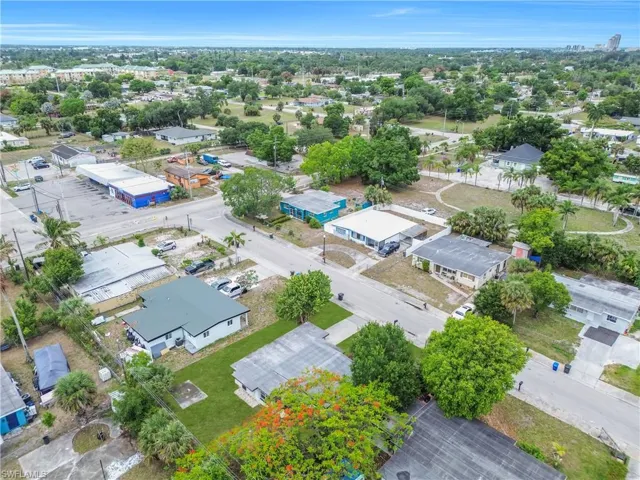 View of the neighborhood