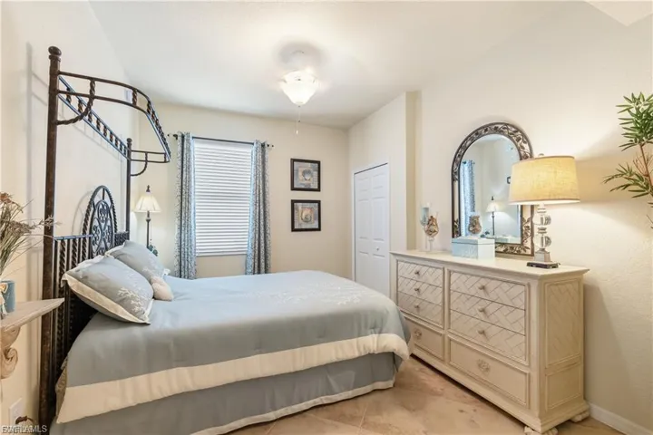 Guest bedroom