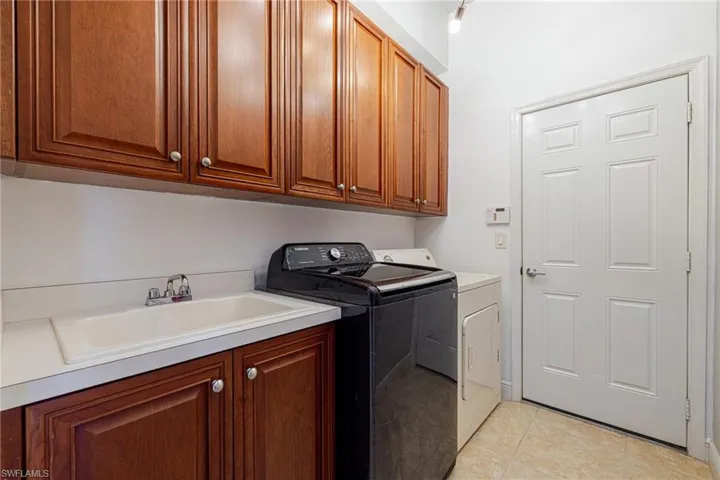 5643 Kensington Loop, Fort Myers, Florida 33912